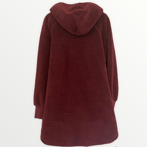 BP Burgandy Port Fuzzy Teddy Style pullover sweater with hood - Picture 4 of 5
